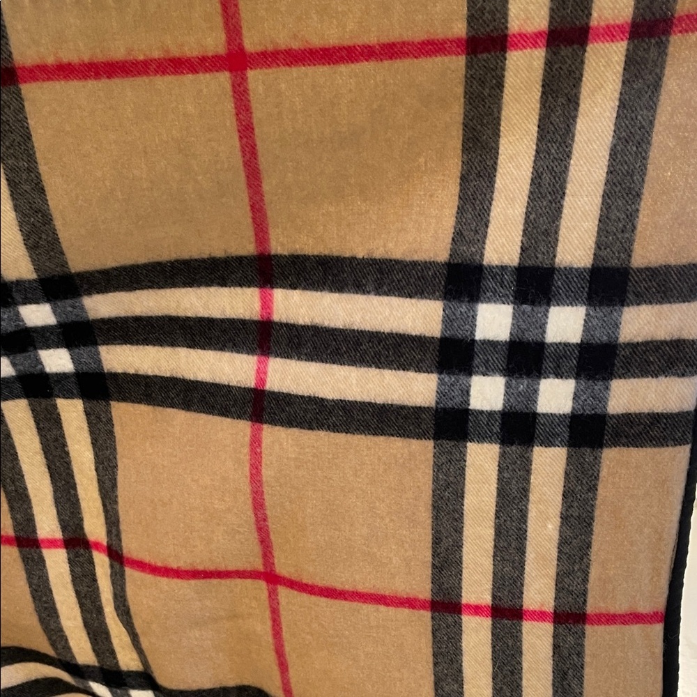 Vintage Burberry Beige Black Red Nova Check Cape - Picture 3 of 10